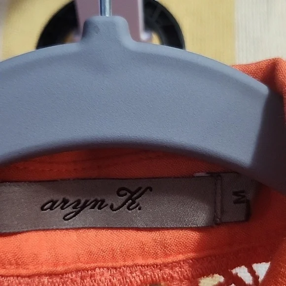 ARYN K sleeveless blouse 👚 - Picture 9 of 10